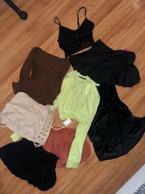 Random women’s surprise bundle!